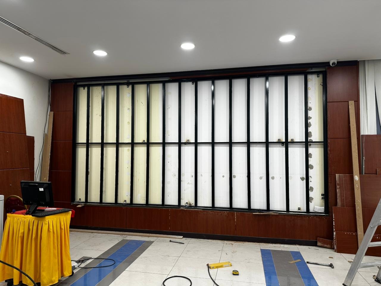Installation space before the LED screen was fitted